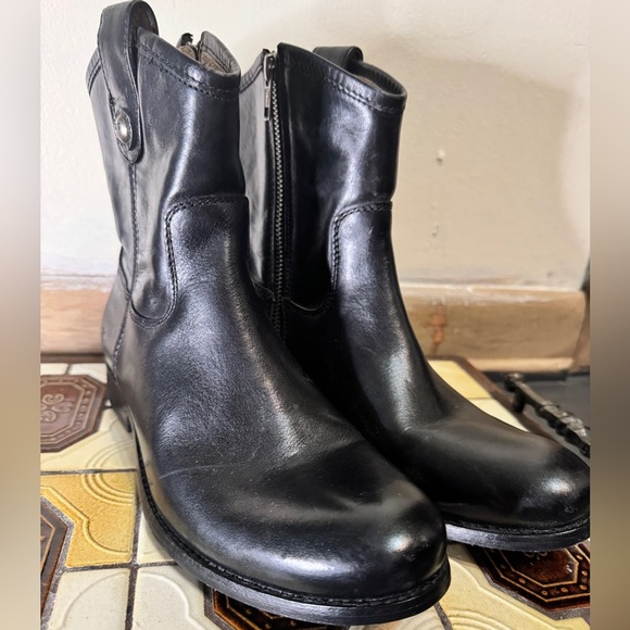 Frye Melissa Button Short Boots, Black Leather, Womens Size 7 B - Picture 5 of 6
